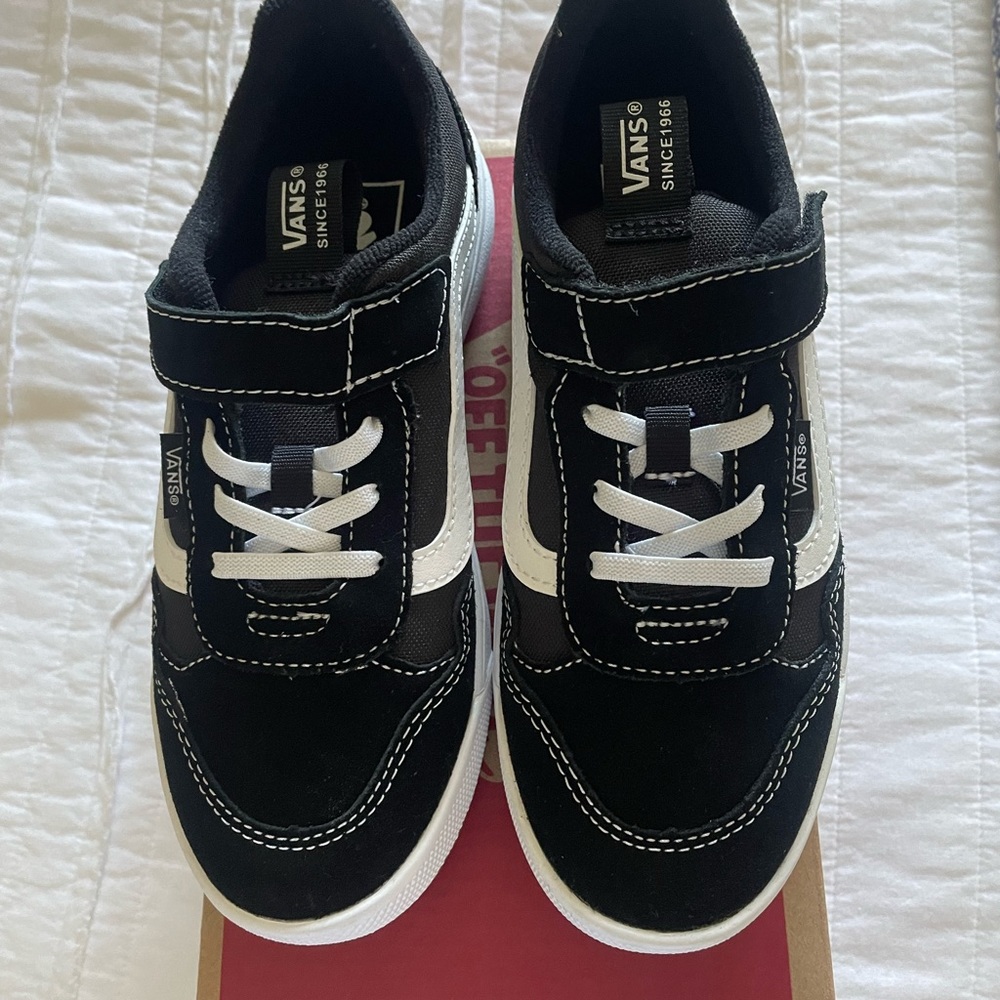 Vans Youth Size 3 Shoe